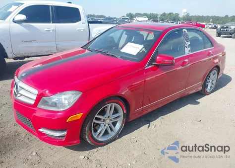 2013 Mercedes-Benz C 250 Luxury/Sport из США, поврежденный, VIN WDDGF4HB2DR262877